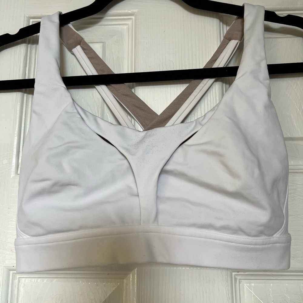 NWOT Lululemon sport bra. Size 6